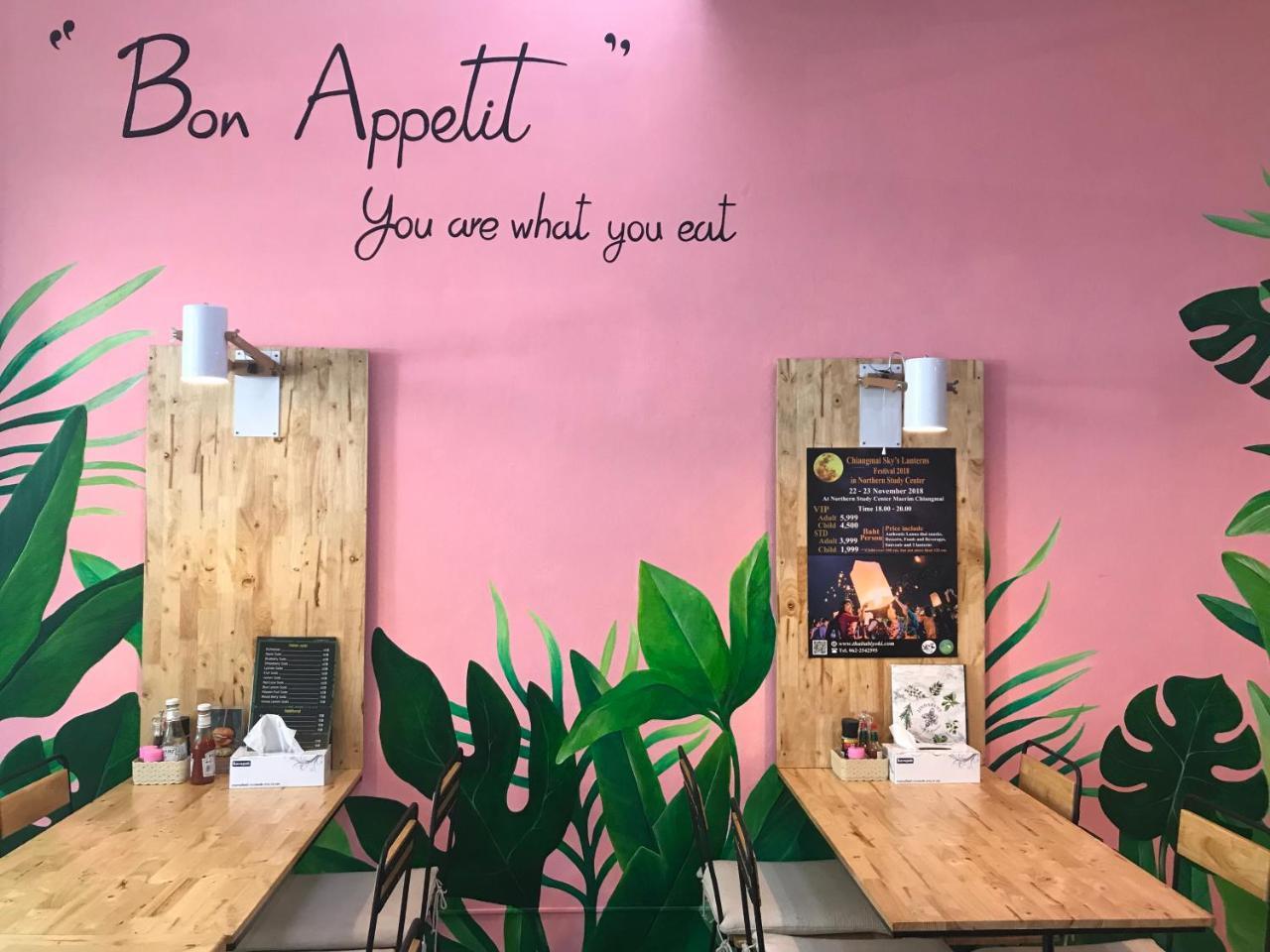 Jindabyne Cafe & Hostel Chiang Mai Esterno foto